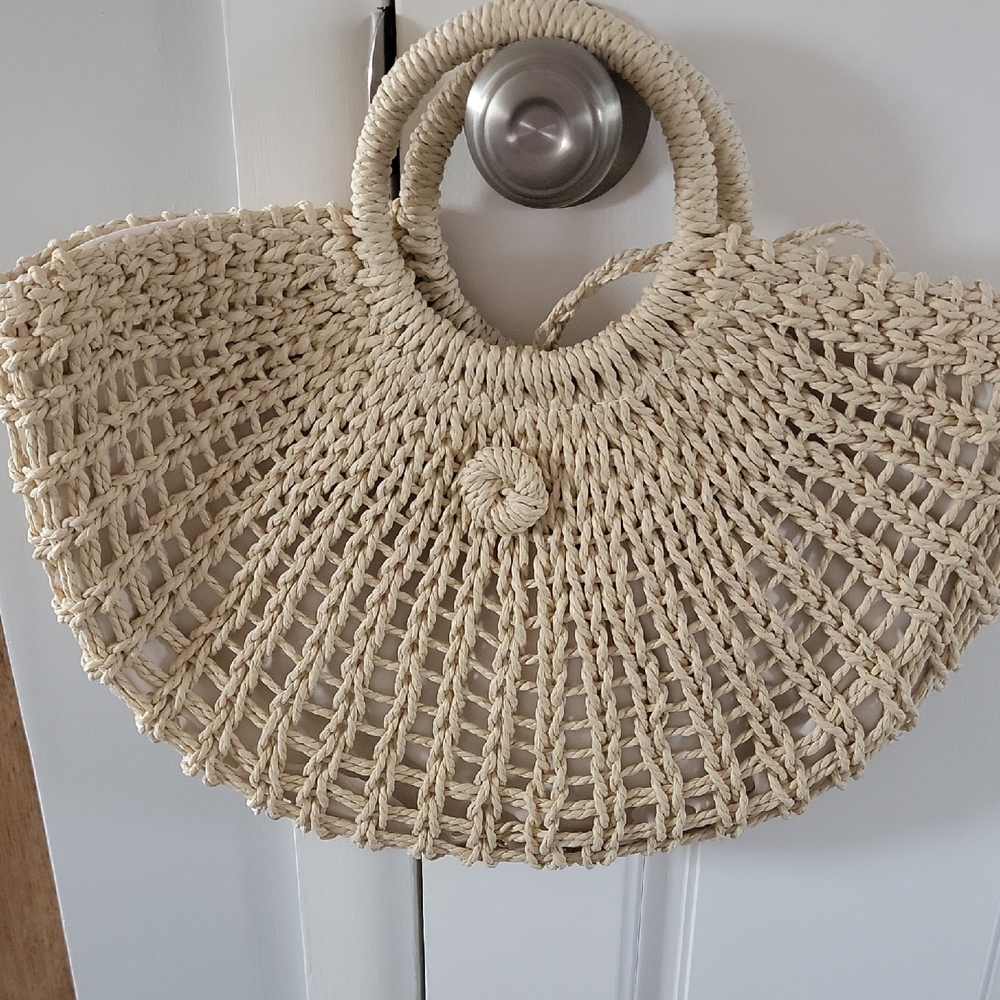 Elegant Cream Woven Handbag